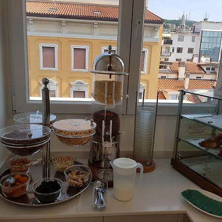 Hotel Roma Trieste Ngoại thất bức ảnh