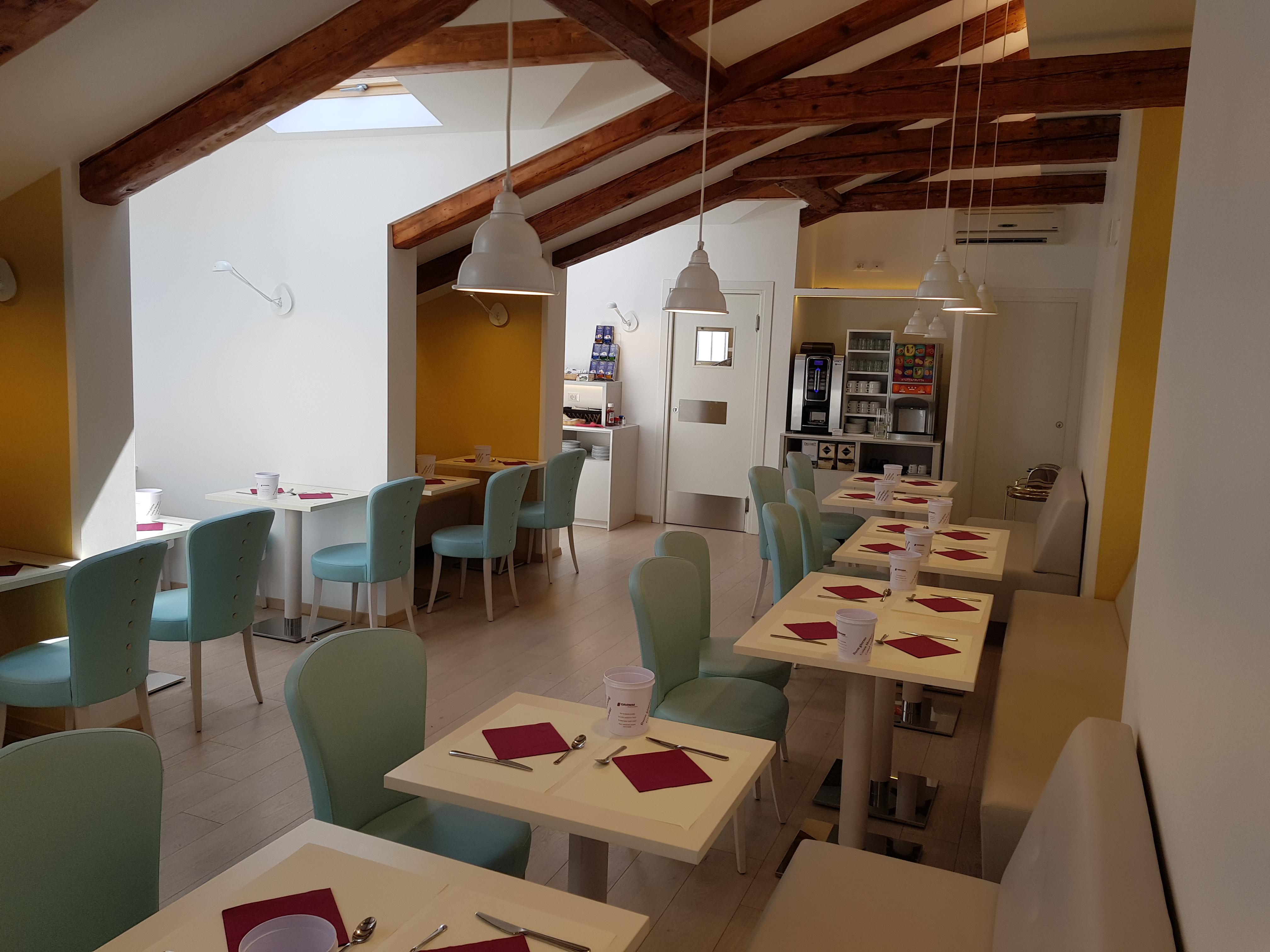 Hotel Roma Trieste Ngoại thất bức ảnh