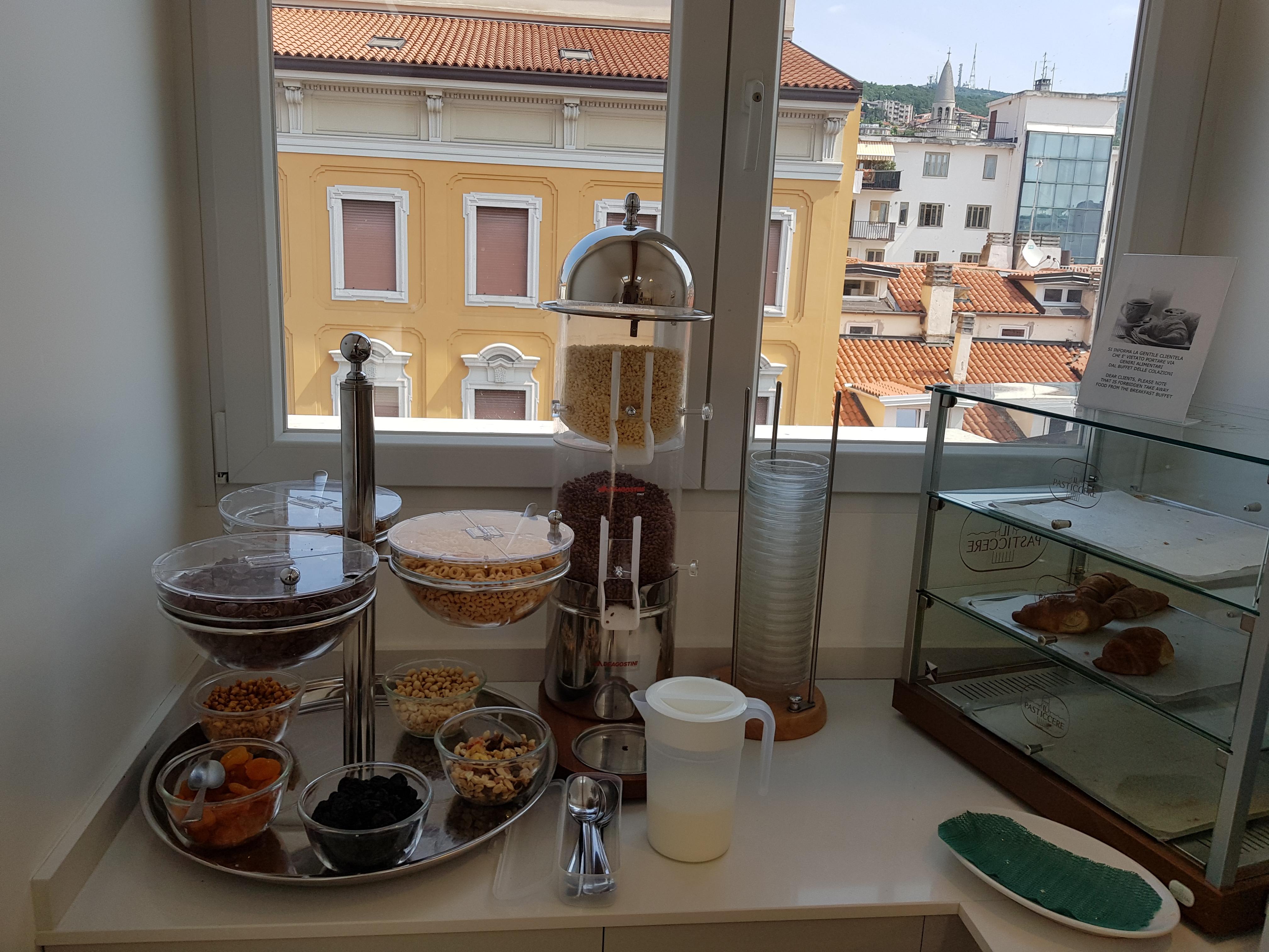 Hotel Roma Trieste Ngoại thất bức ảnh