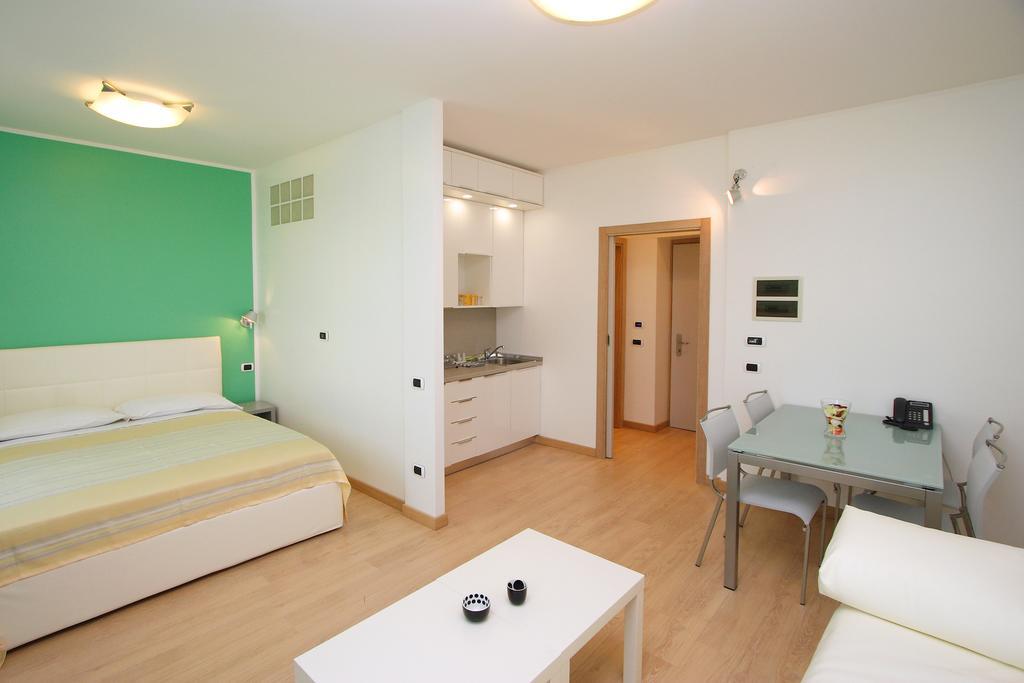 Hotel Roma Trieste Ngoại thất bức ảnh