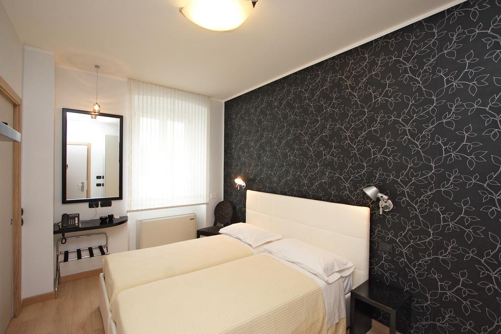 Hotel Roma Trieste Ngoại thất bức ảnh