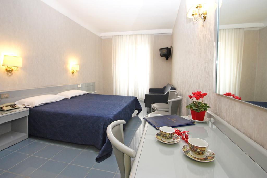 Hotel Roma Trieste Phòng bức ảnh