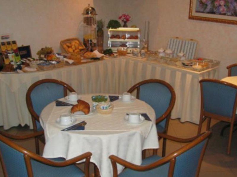 Hotel Roma Trieste Ngoại thất bức ảnh