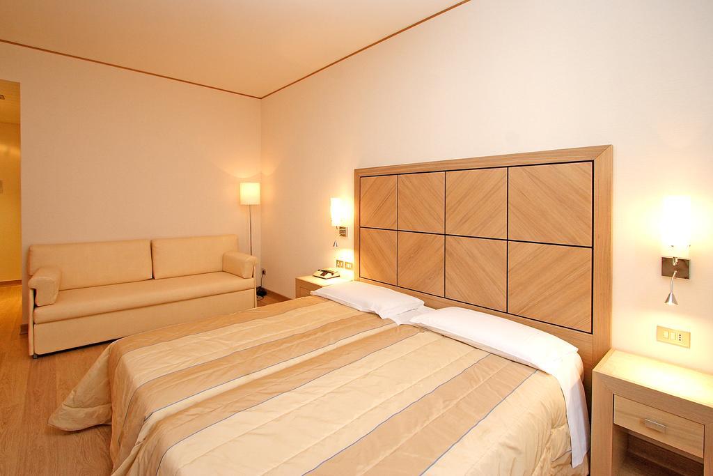 Hotel Roma Trieste Ngoại thất bức ảnh