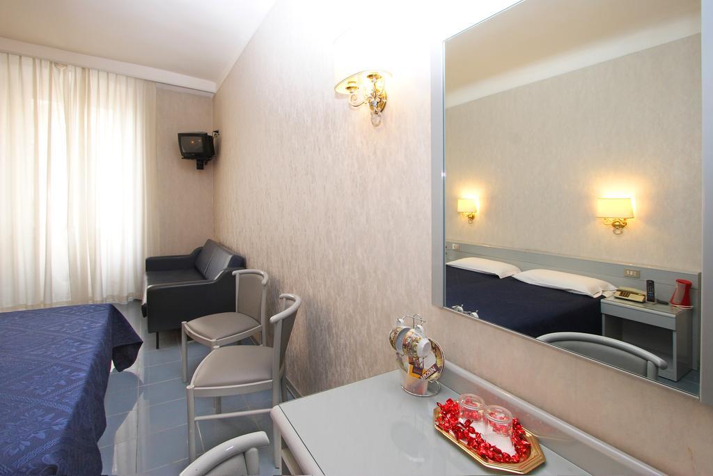 Hotel Roma Trieste Ngoại thất bức ảnh